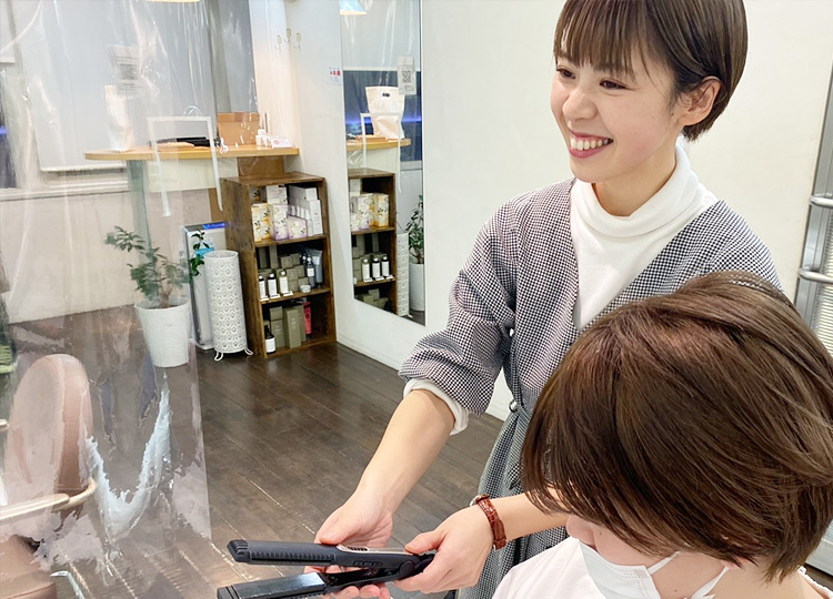 髪の悩みの相談は私たちapishにお気軽にご相談下さい